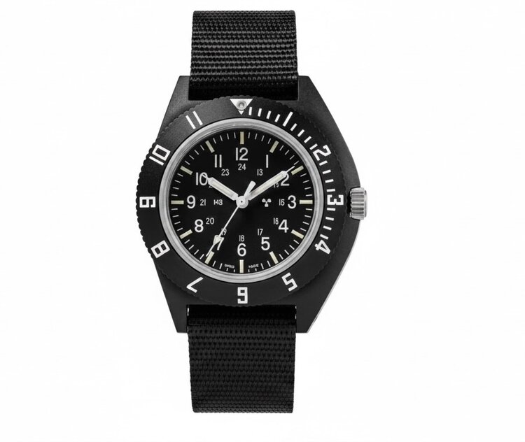 MARATHON (M)MARATHON NAVIGATOR PILOT WATCH 11MM, SAPPHIRE GLASS, QUARTZ, BLACK NATO STRAP