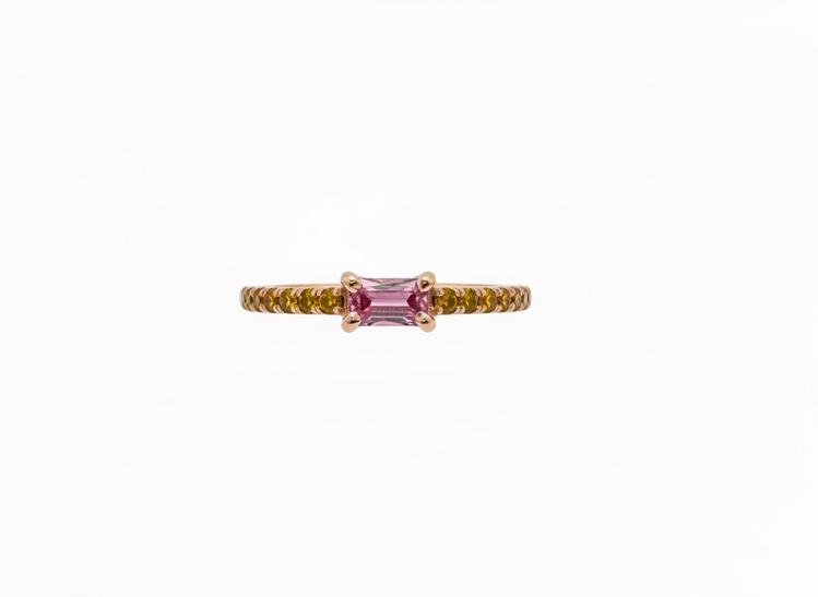 RYAN GEMS INC (Y)14KR .45PS .17CHAMPAGNE DIA BAGUETTE PINK SAPPHIRE WITH ROUND CHAMPAGNE DIAMONDS SET IN A ROSE GOLD RING