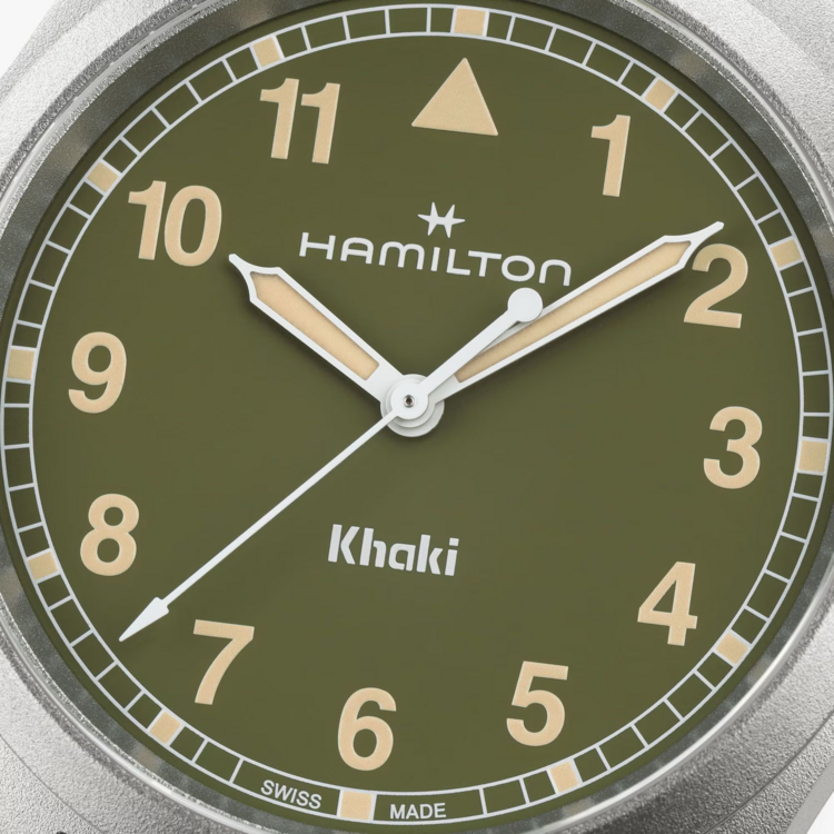 HAMILTON HAMILTON KHAKI FIELD, Reference H69401160 Caliber F06.105 Collection Khaki Field Movement Quartz Case size 38mm Thickness (mm) 8.3 Dial color Green Case material Stainless steel Crystal Sapphire Lug to lug 46mm Lug width 20mm, 80 HR POWER RESERVE