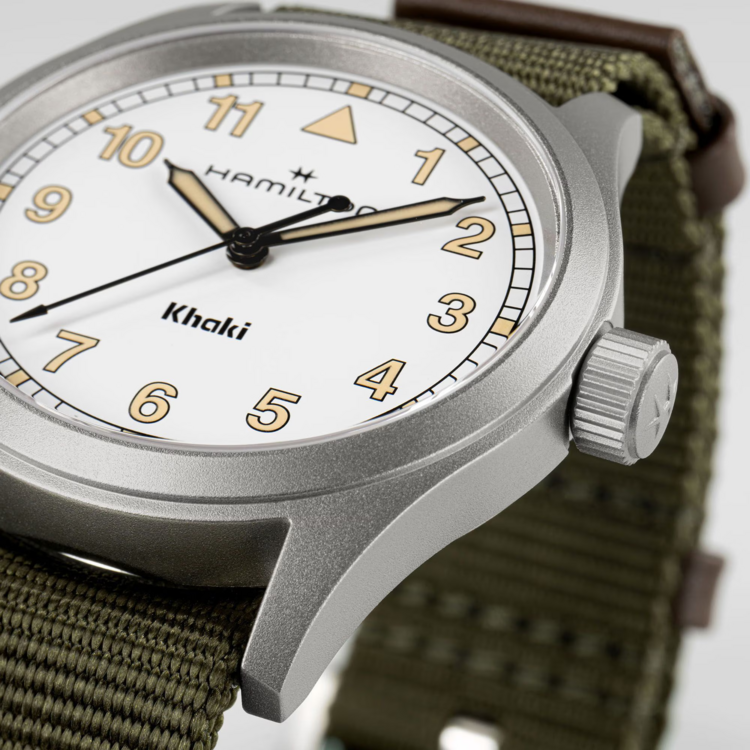 HAMILTON HAMILTON KHAKI FIELD, Reference H69401910 Caliber F06.105 Collection Khaki Field Movement Quartz Case size 38mm Thickness (mm) 8.3 Dial color White Case material Stainless steel Crystal Sapphire Lug to lug 46mm Lug width 20mm