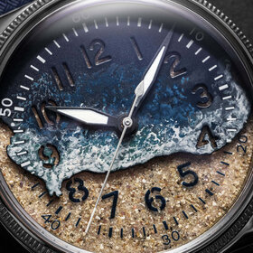 PRAESIDUS HAND PNT UTAH SAND PRAESIDUS WATCH WITH SAND FROM UTAH BEACH AND HAND PAINTED DIAL FOR THE 82ND ANNIVERSARY OF D-DAY