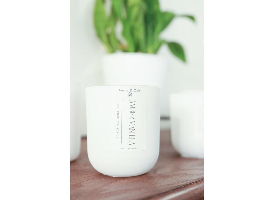 Ivory & Oak - Luxury candle - 9oz