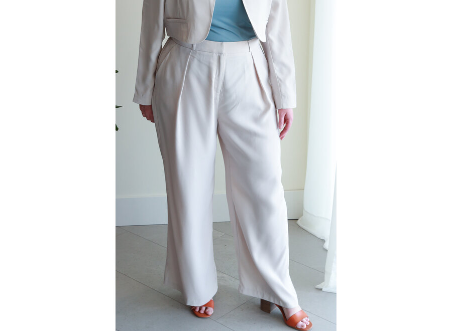 Apricot Acura pleated trousers