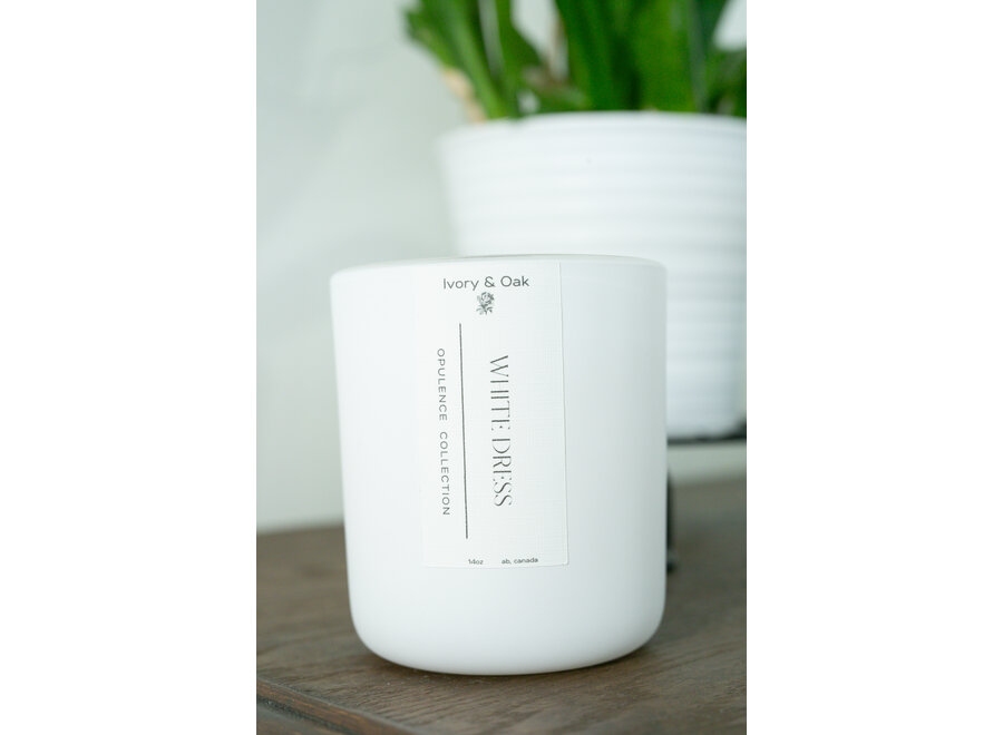 Ivory & Oak Luxury candle - 14oz