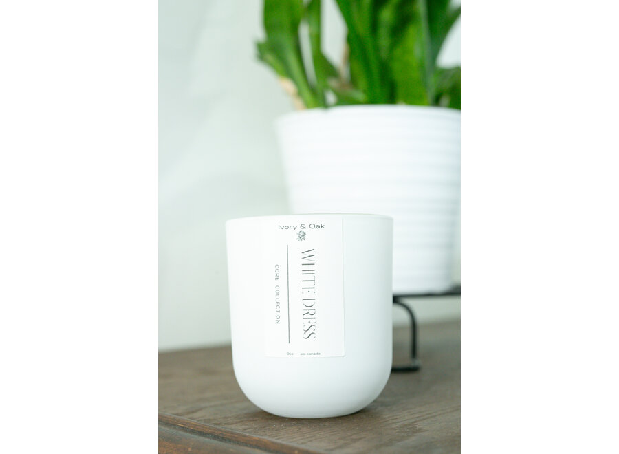 Ivory & Oak - Luxury candle - 9oz
