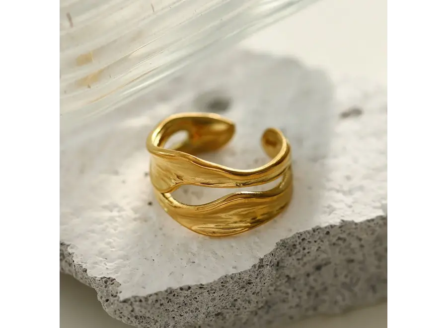 Larke Ring