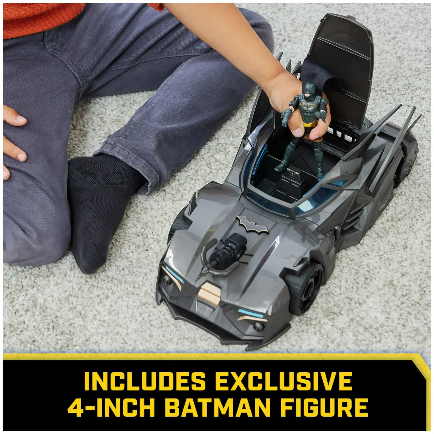 Spin Master Crusader Batmobile Playset w 4" Figure