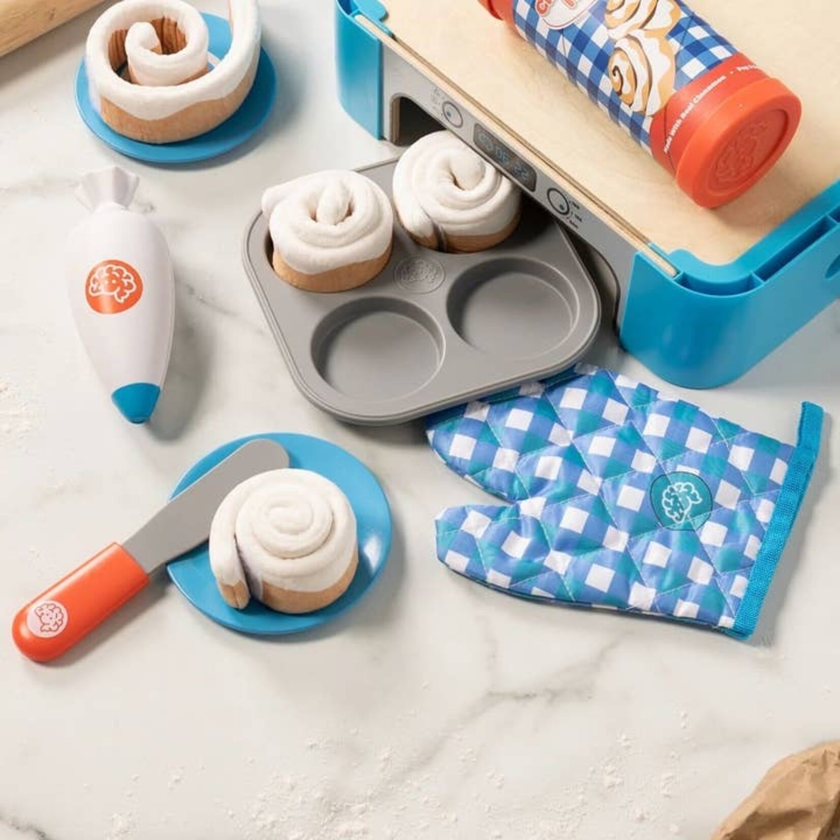 Fat Brain Pretendables Cinnamon Roll Set