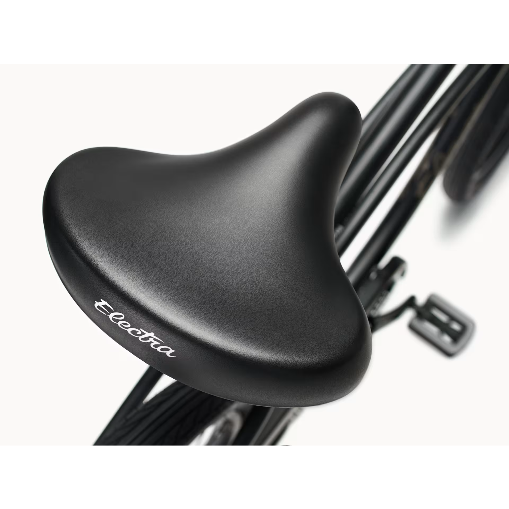 Electra Cruiser 7D Step-Over Matte Black 26"