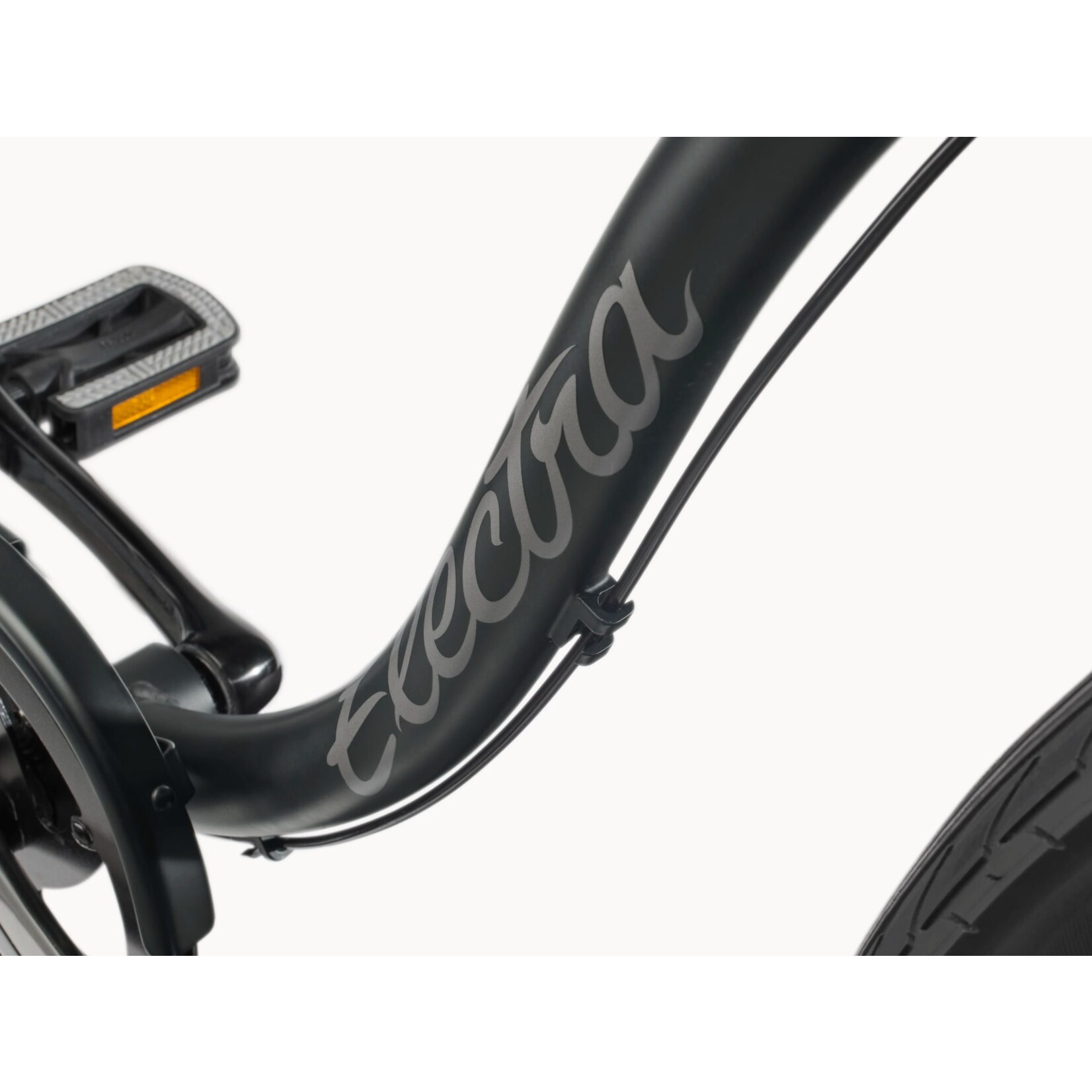 Electra Cruiser 7D Step-Over Matte Black 26 Tall