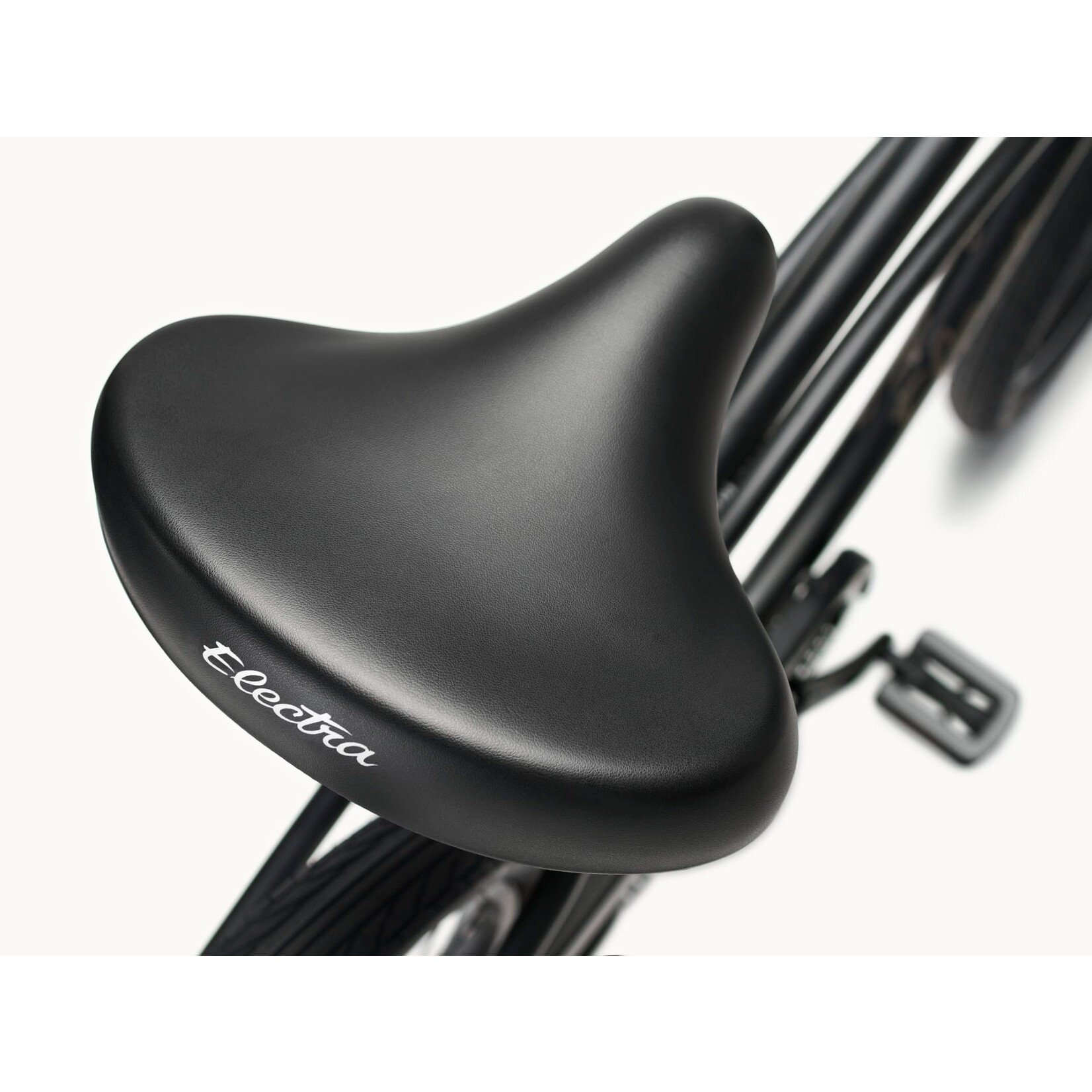 Electra Cruiser 7D Step-Over Matte Black 26 Tall