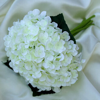 Artificial Silk Hydrangea Stems Flower Color: Cream