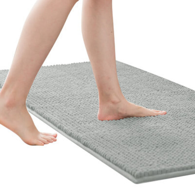 Azriah Luxury Chenille Super Soft Absorbent Microfiber Rectangle Non-Slip Bath Rug Color: Light Gray, Size: 20" W x 32" L