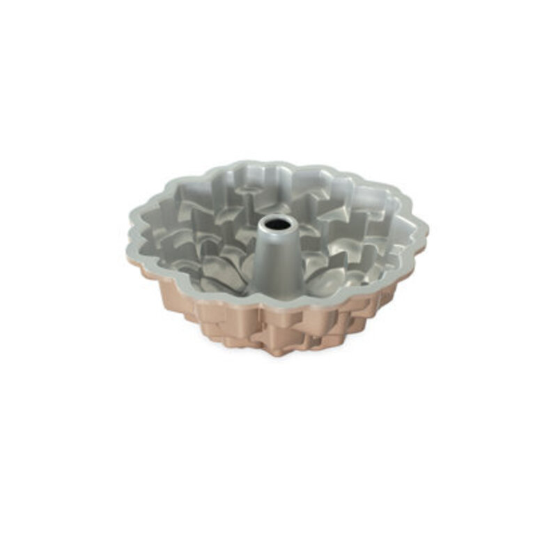Nordic Ware Novelty Aluminum Fluted Cake Pan