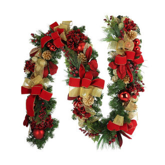Johnavan Holiday 9 Garland with Red Hydrangeas and Berries