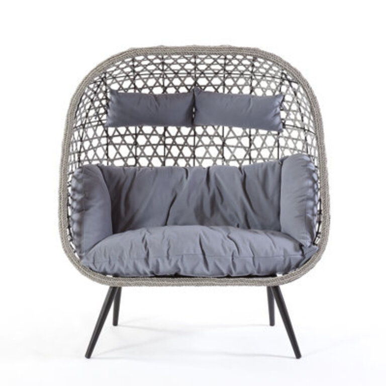 511 Wide Straight Patio Daybed with Cushions