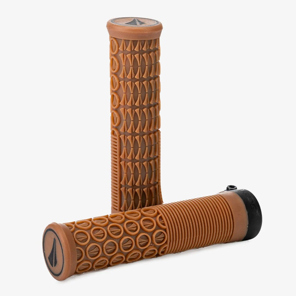 SDG Thrice 33 Grip: Gum