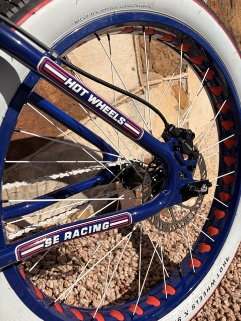 SE HOT WHEELS FAT RIPPER 26 BLAZIN BLUE