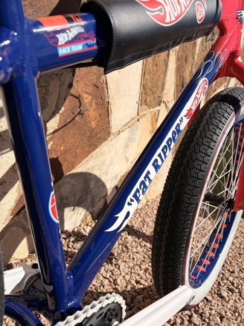 SE HOT WHEELS FAT RIPPER 26 BLAZIN BLUE