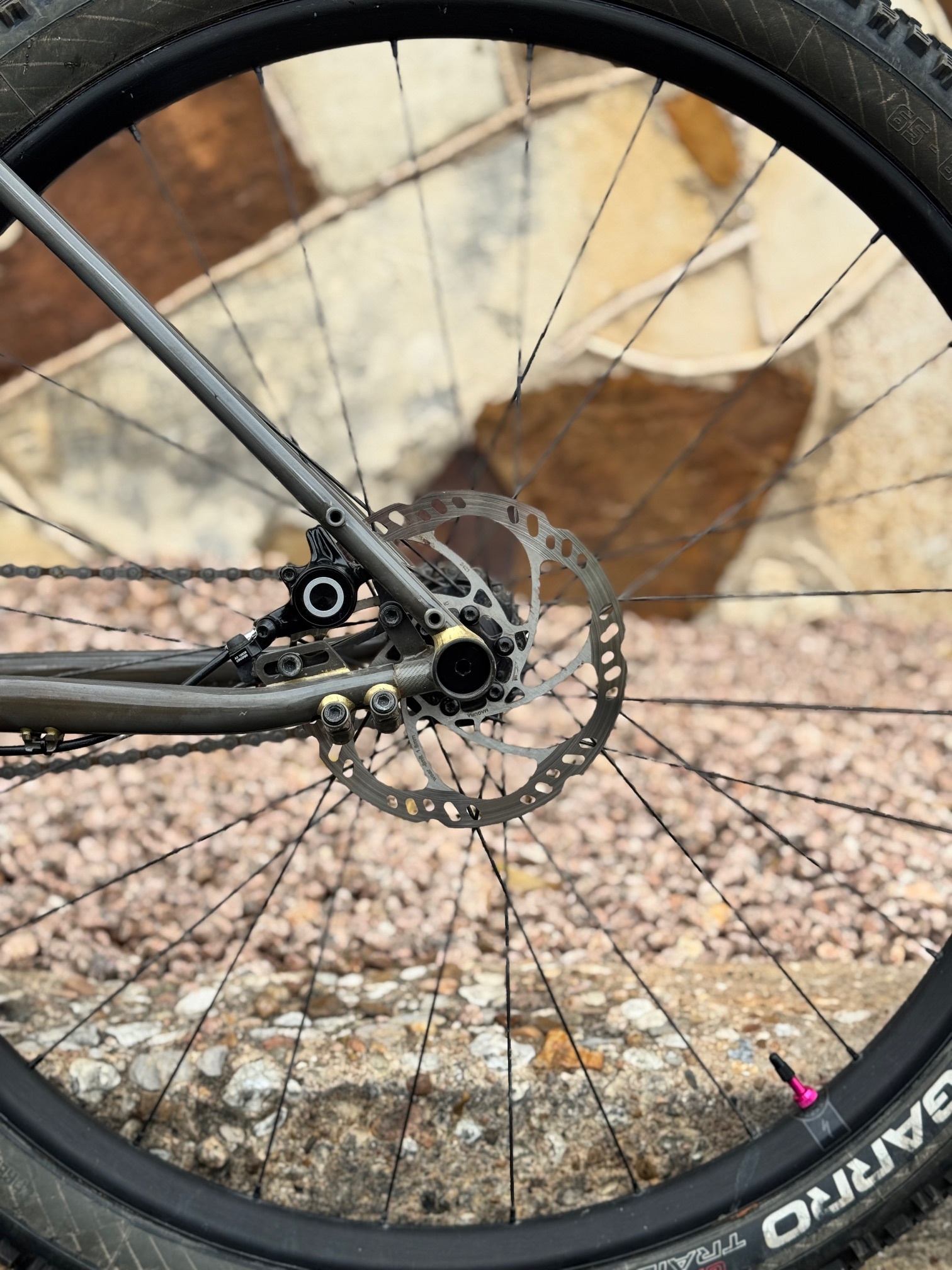 Pre-Owned Mone La Roca LG