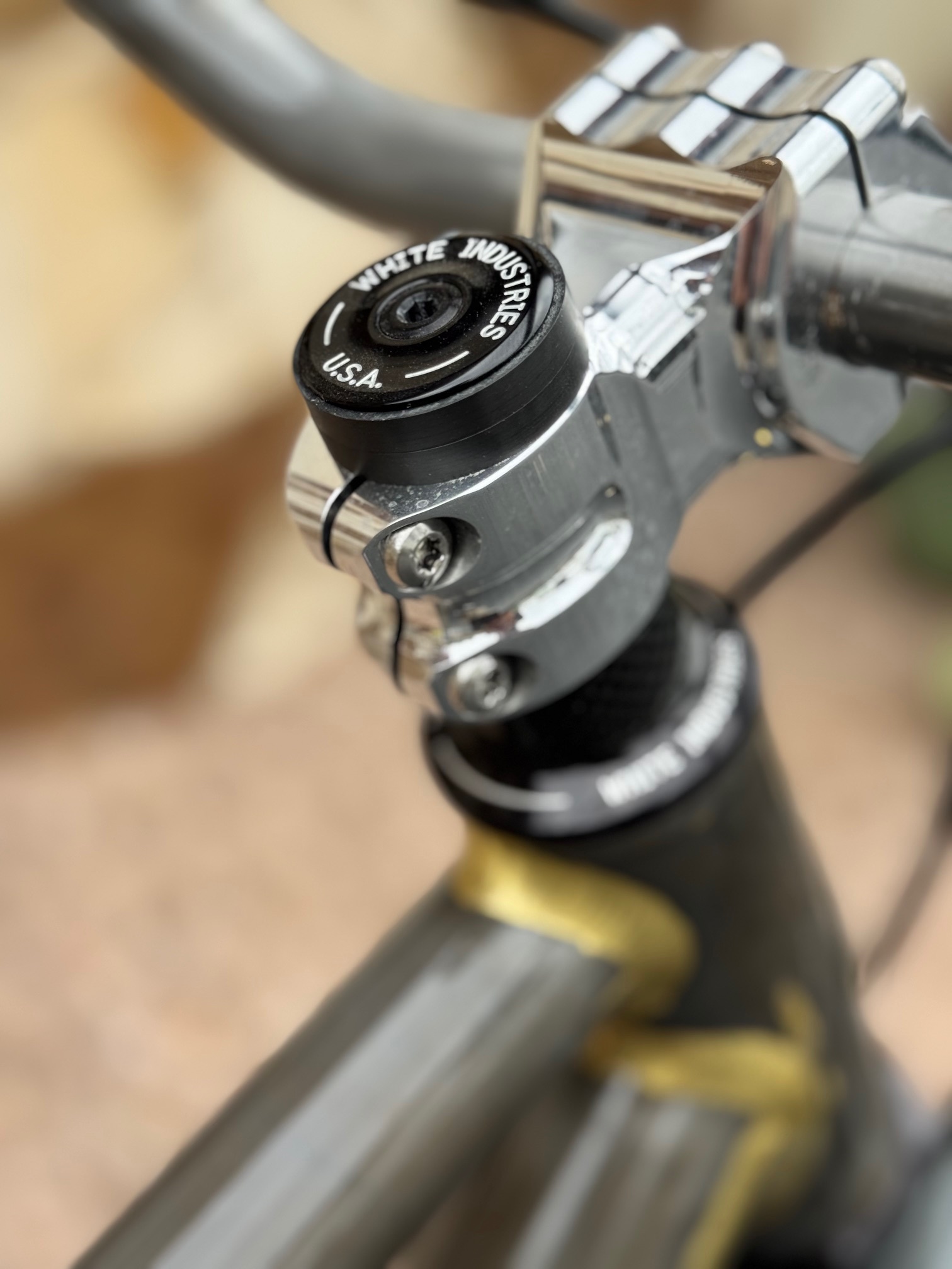 Pre-Owned Mone La Roca LG