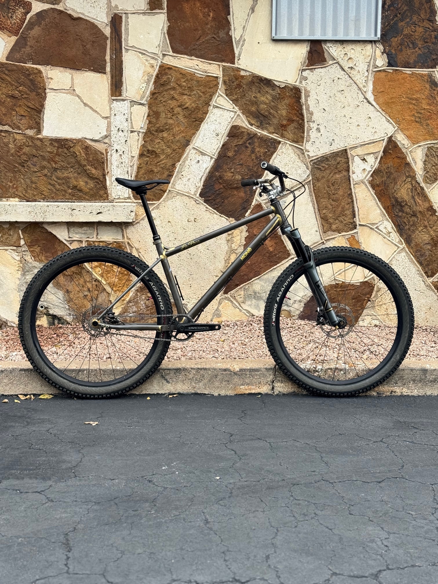 Pre-Owned Mone La Roca LG