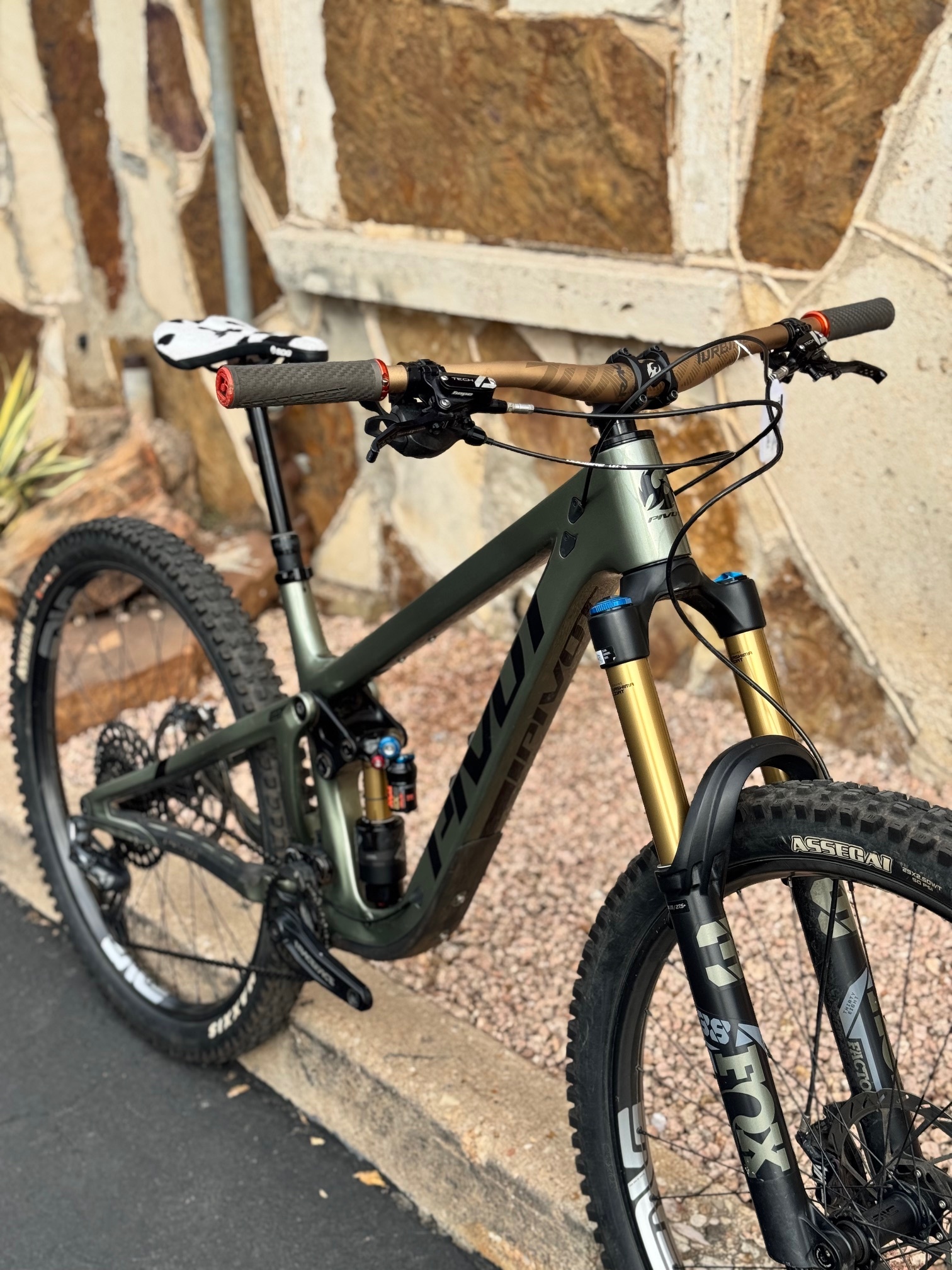 PIVOT FIREBIRD XT/SLX EVNE WHEELS HOPE 4 TECH UPGRADES PRE-OWNED MEDIUM