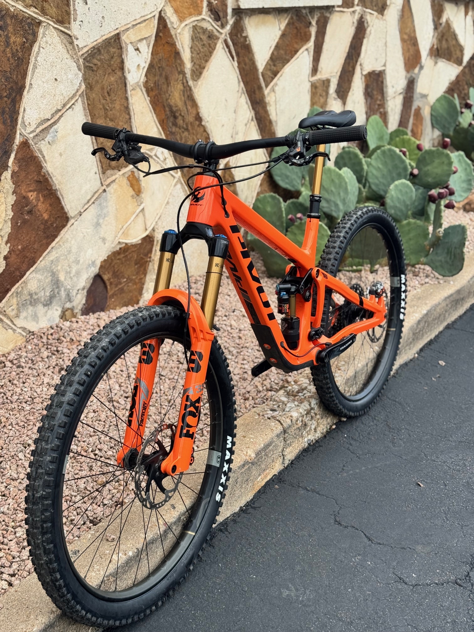 Pre-Owned PIVOT FIREBIRD TEAM ORANGE LG