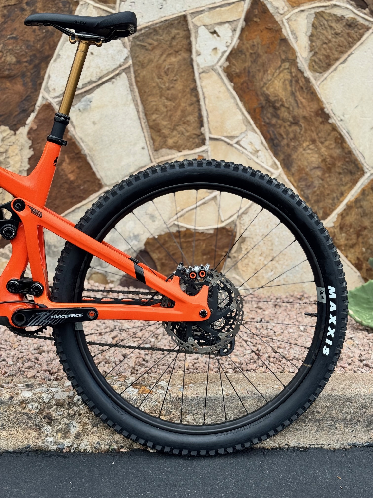 Pre-Owned PIVOT FIREBIRD TEAM ORANGE LG