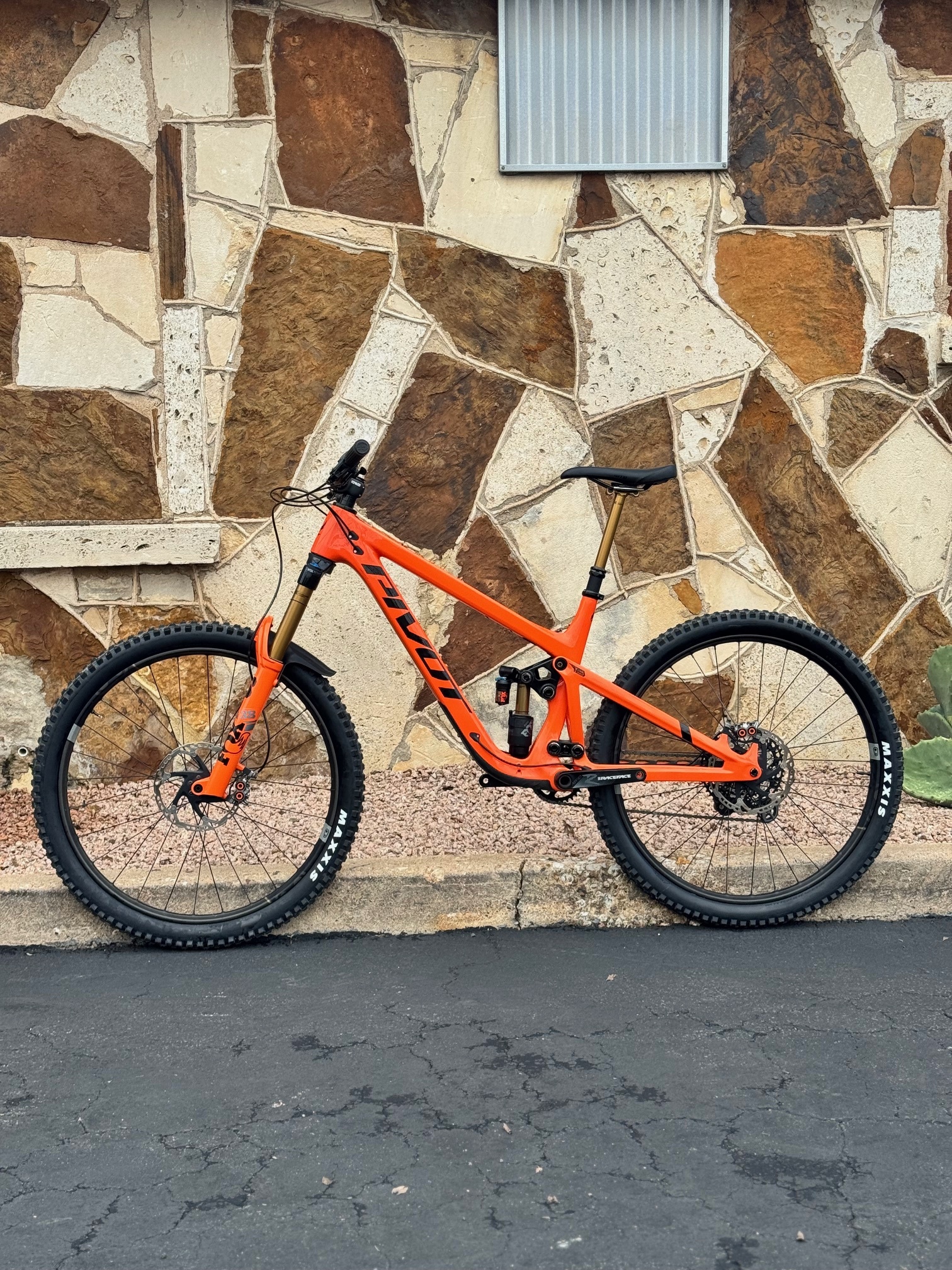 Pre-Owned PIVOT FIREBIRD TEAM ORANGE LG