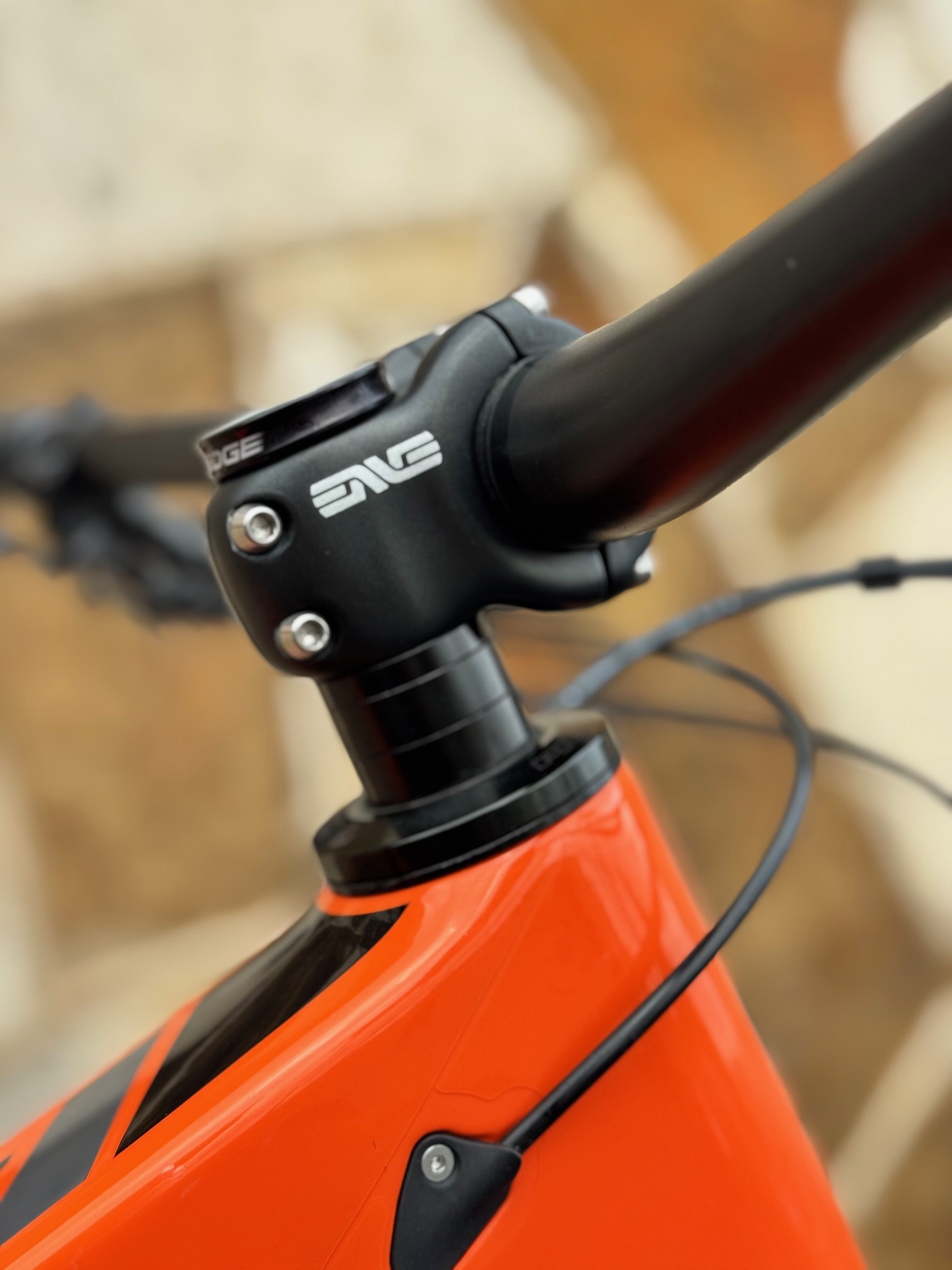 Pre-Owned PIVOT FIREBIRD TEAM ORANGE LG