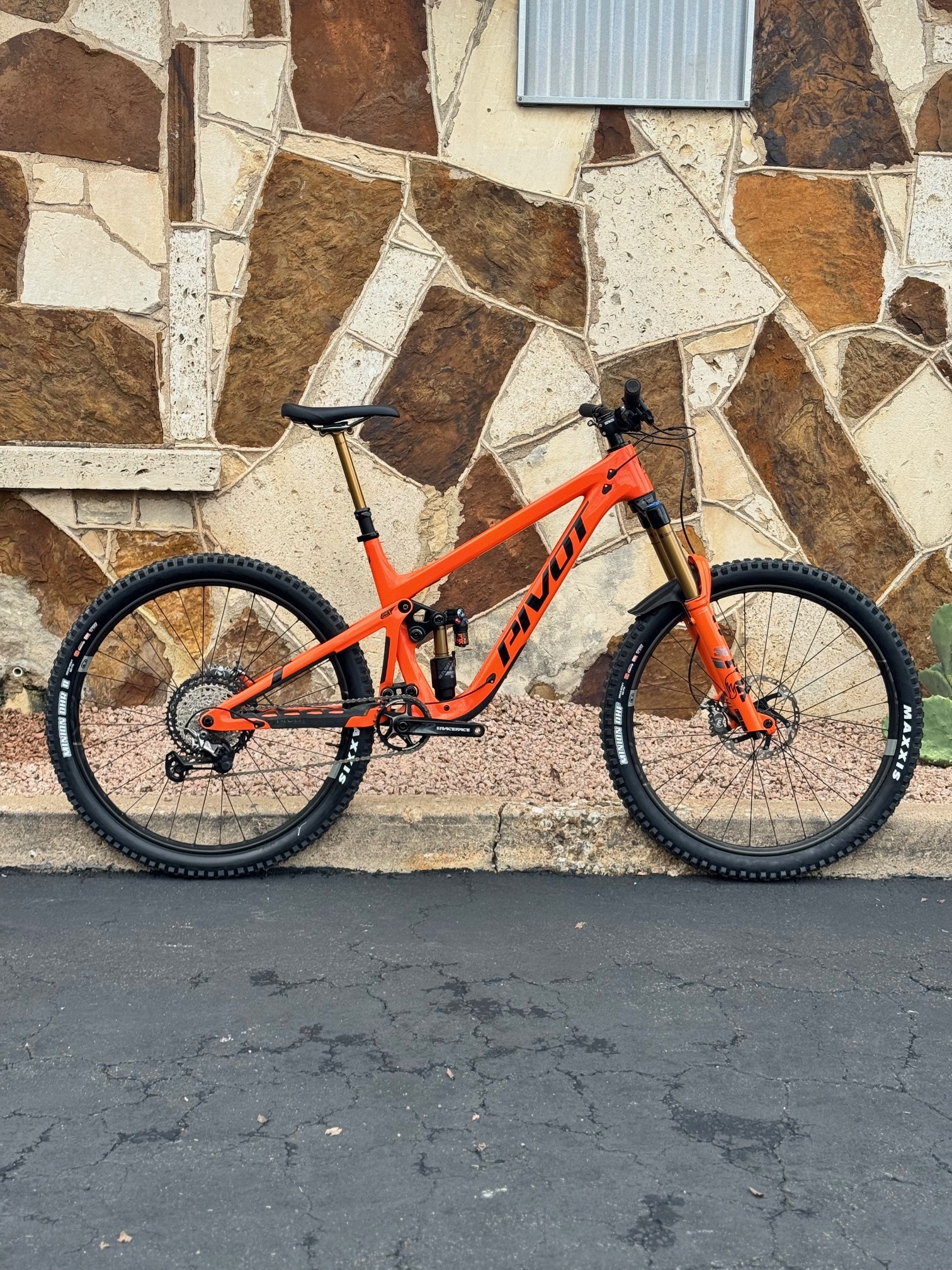 Pre-Owned PIVOT FIREBIRD TEAM ORANGE LG