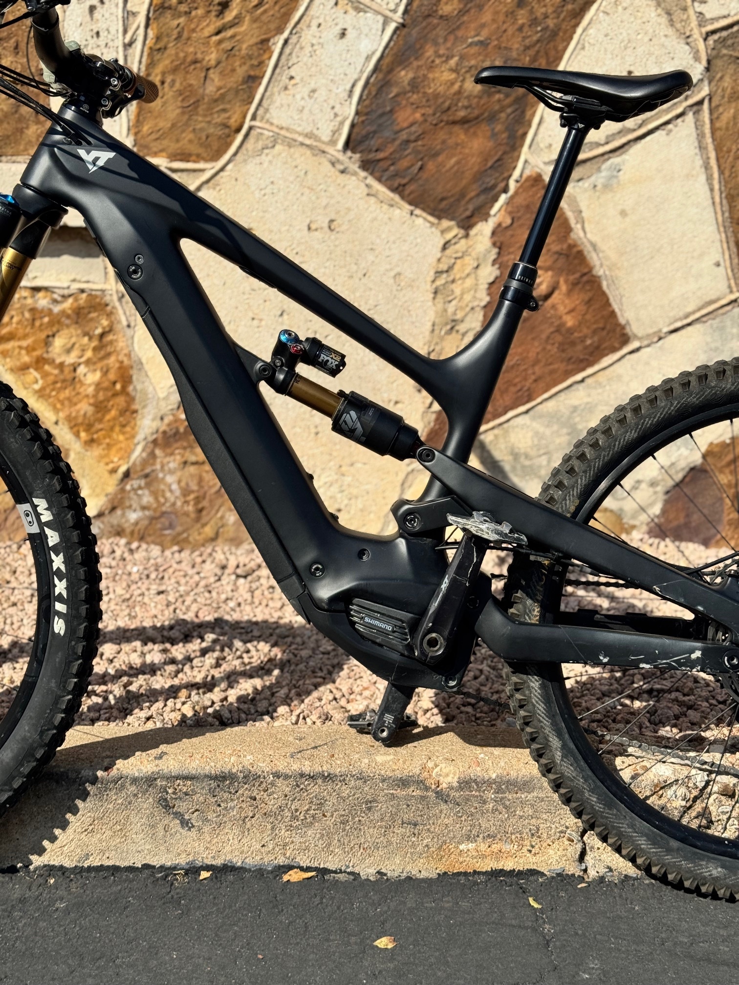 YT DECOY CORE 5  PRE-OWNED