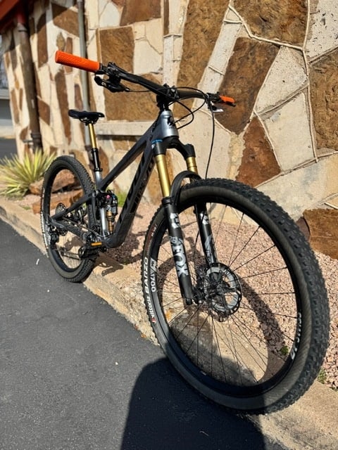 Pre-Owned Pivot Trail 429