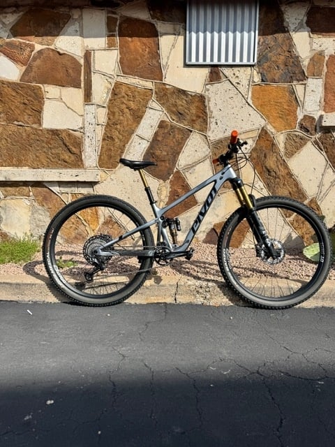 Pre-Owned Pivot Trail 429
