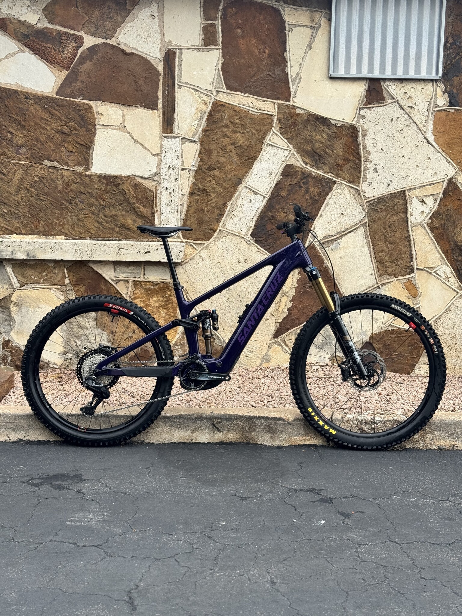 Santa Cruz Vala C Gloss Deep Purple Di2 XT Demo
