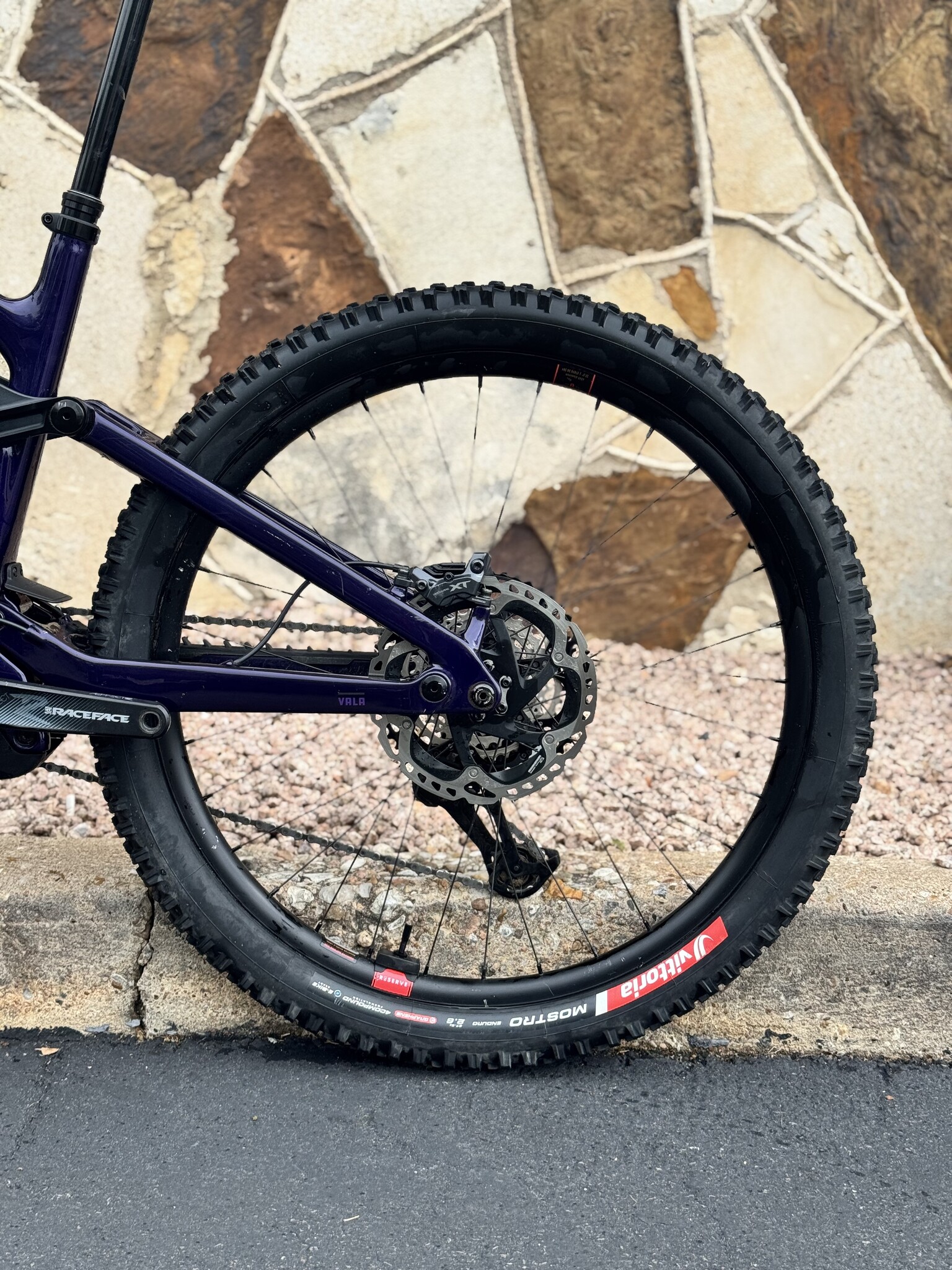 Santa Cruz Vala C Gloss Deep Purple Di2 XT Demo
