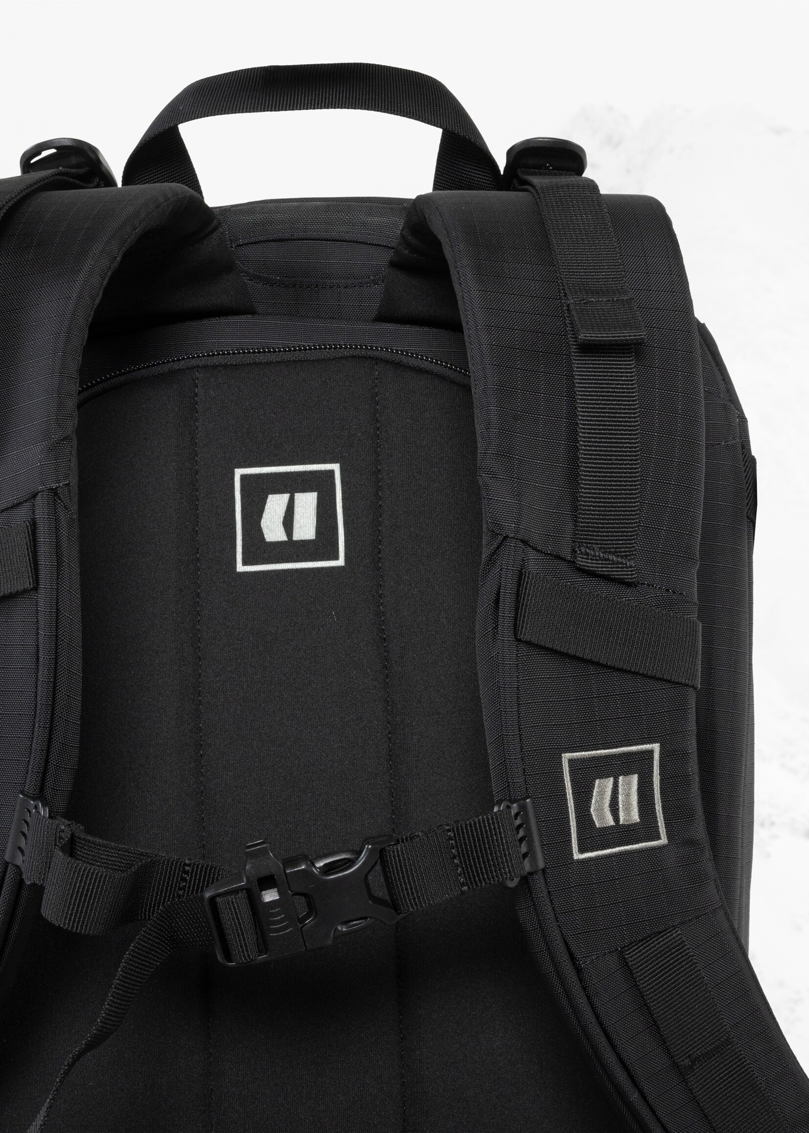 Armada Armada Devo 32L Backpack - Black