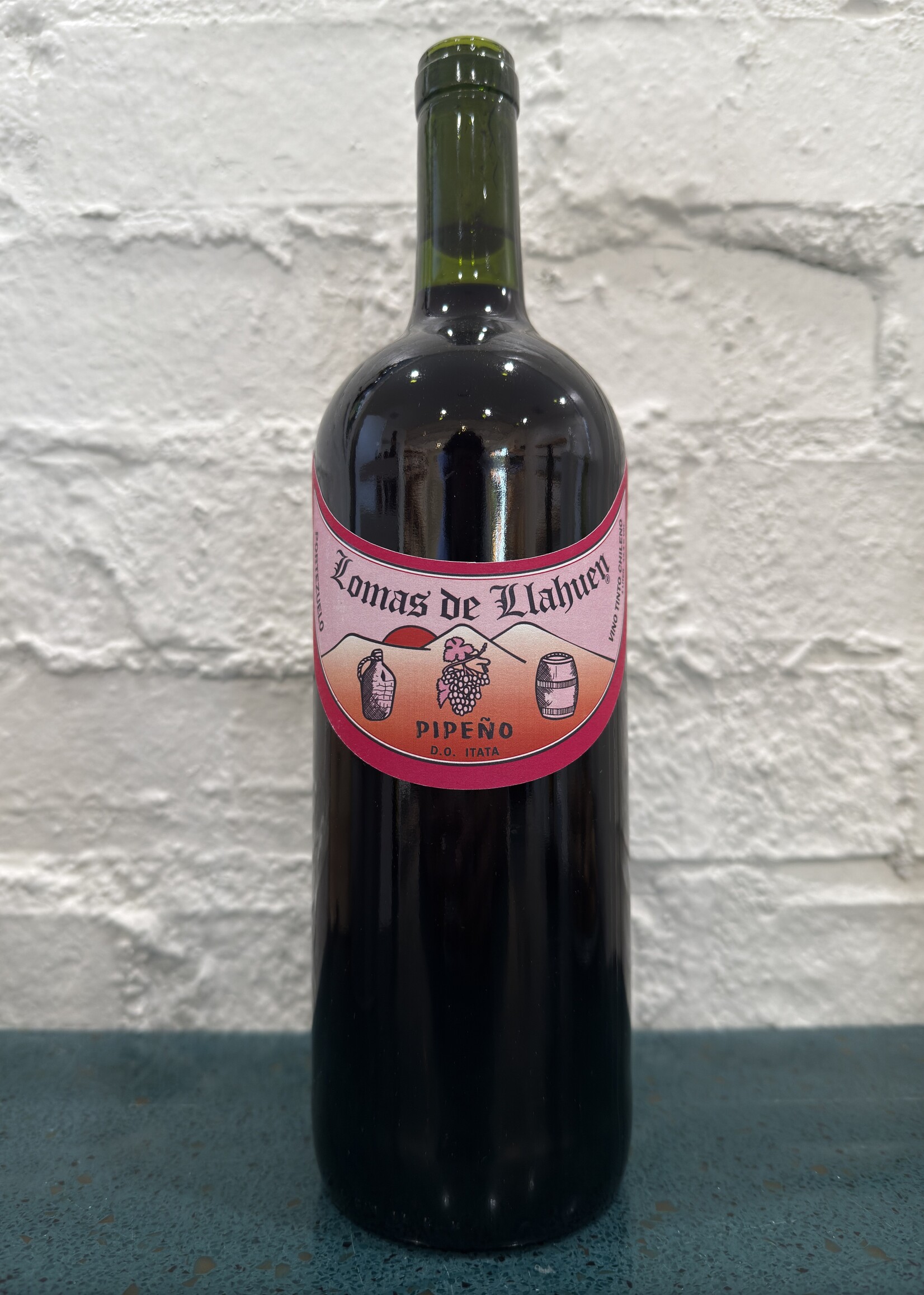 Gustavo Riffo 'Lomas de Llahuen' Pipeño 1L