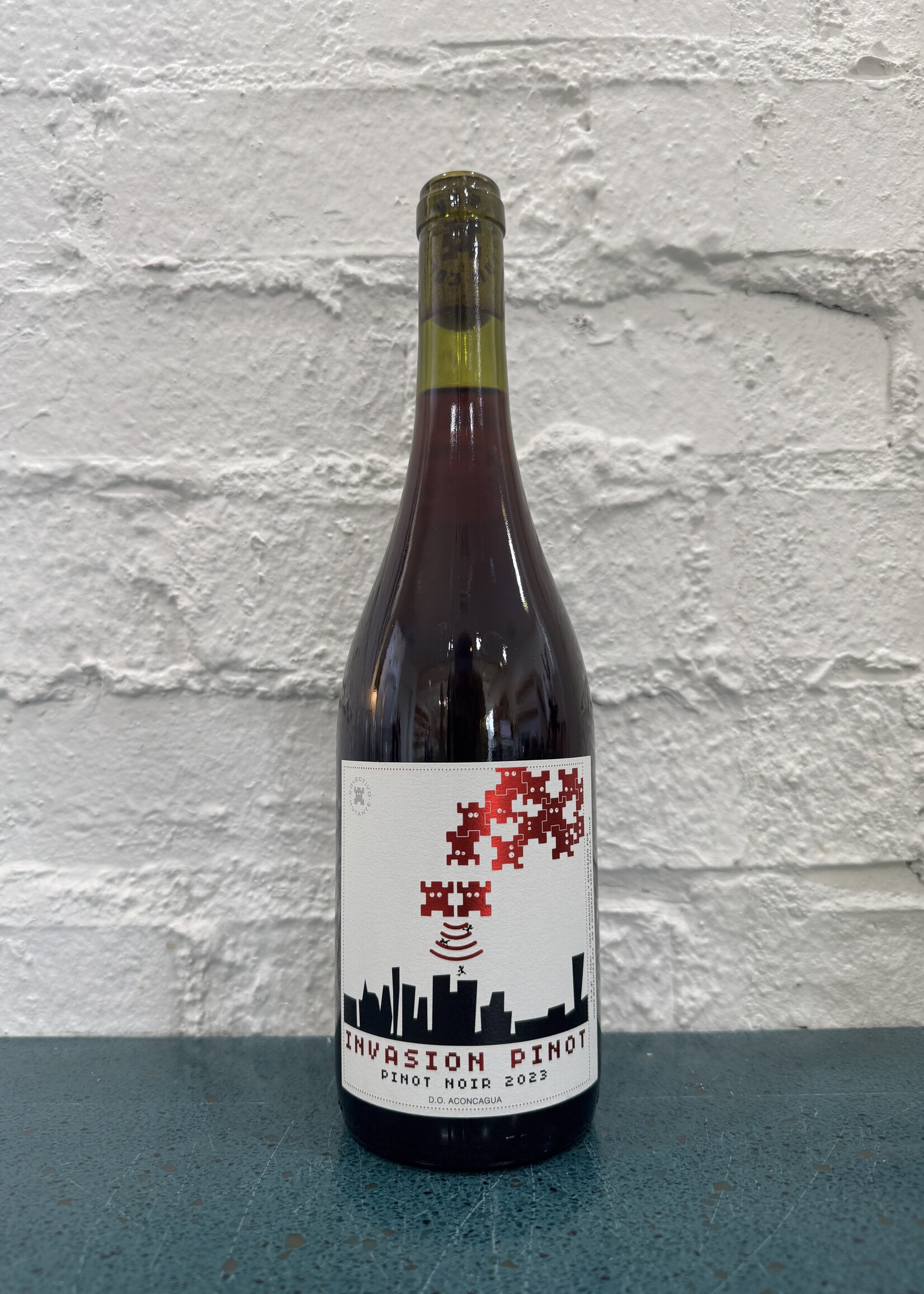 Brazos Wine Imports Colectivo Mutante 'Invasion' Pinot Noir