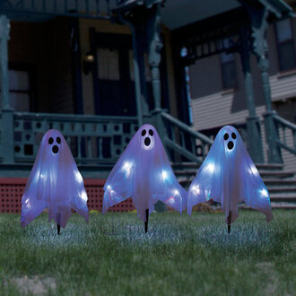 Ghost Yard Lighted Display