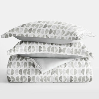 Down Alternative Moonlight Stars Reversible Comforter Set Size: Queen Comforter + 2 Pillow Shams