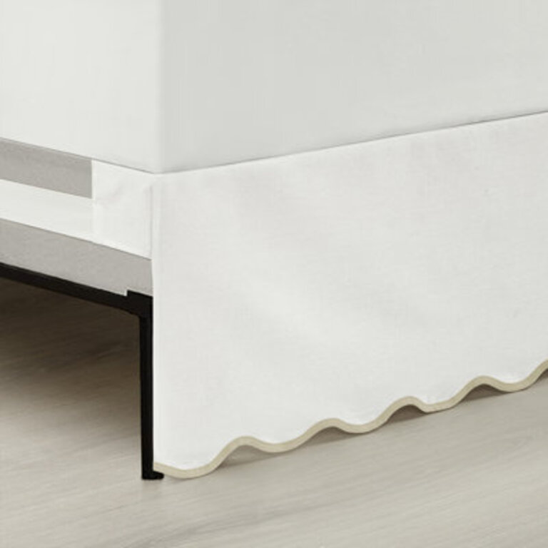 Coastal Chic Scallop Bed Skirt Size: King, Color: Neutral