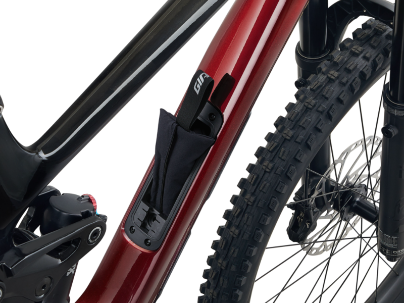 Giant Reign Advanced 2 L Sangria/Carbon