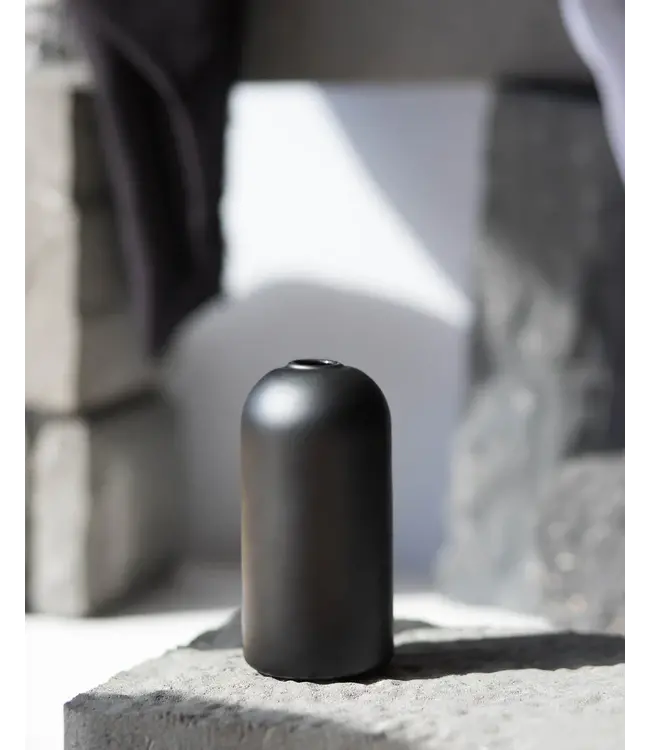 Everlasting Candle Co. Wyle Black Candle