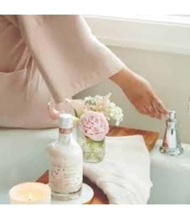 Thymes Goldleaf Gardenia Limited Edition Bubble Bath