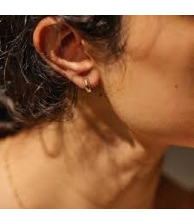 Lover's Tempo Demi-fine 11MM Huggie