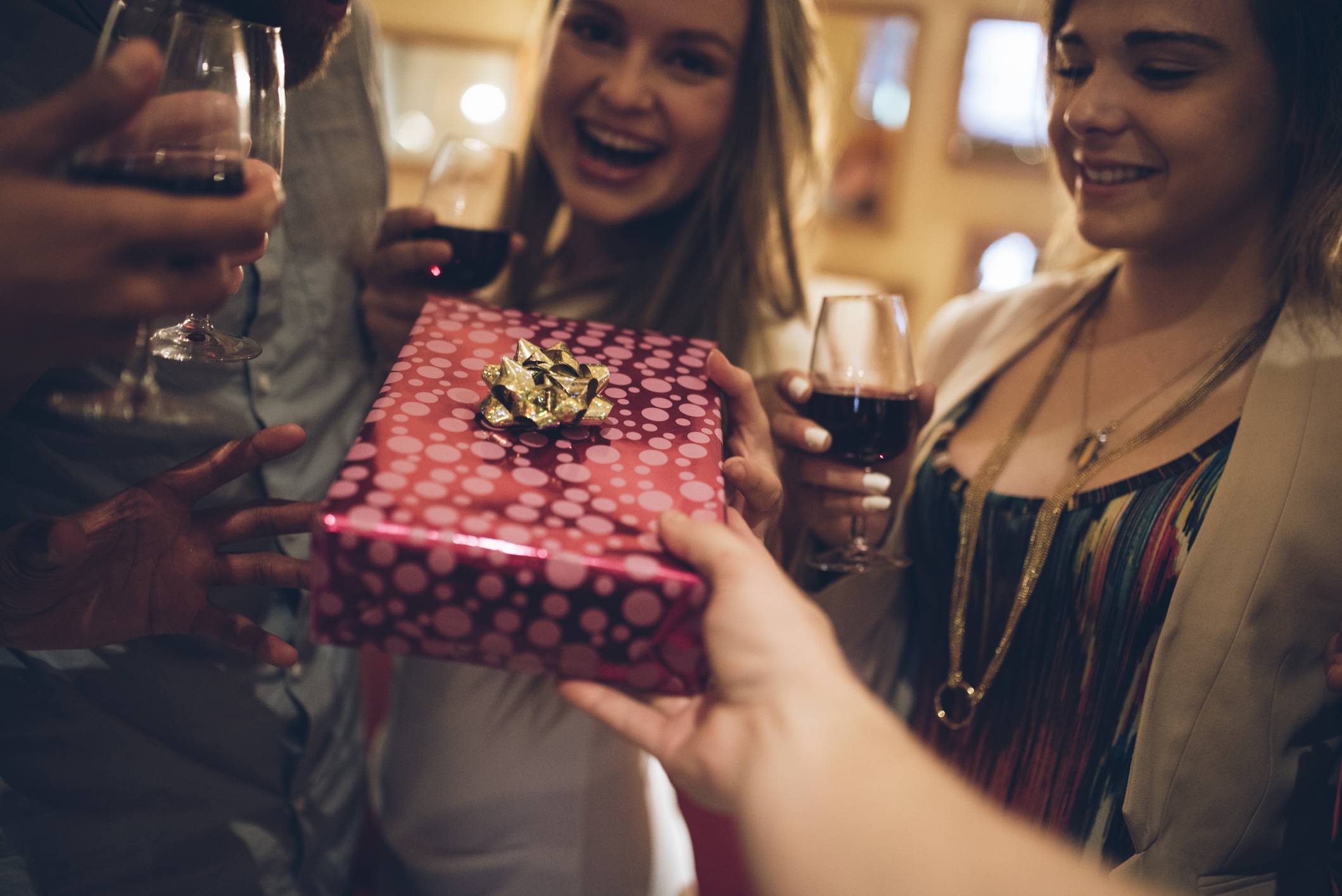 HOST A PRIVATE SHOIPPING PARTY AT THE YELLOW DOOR DECOR!!