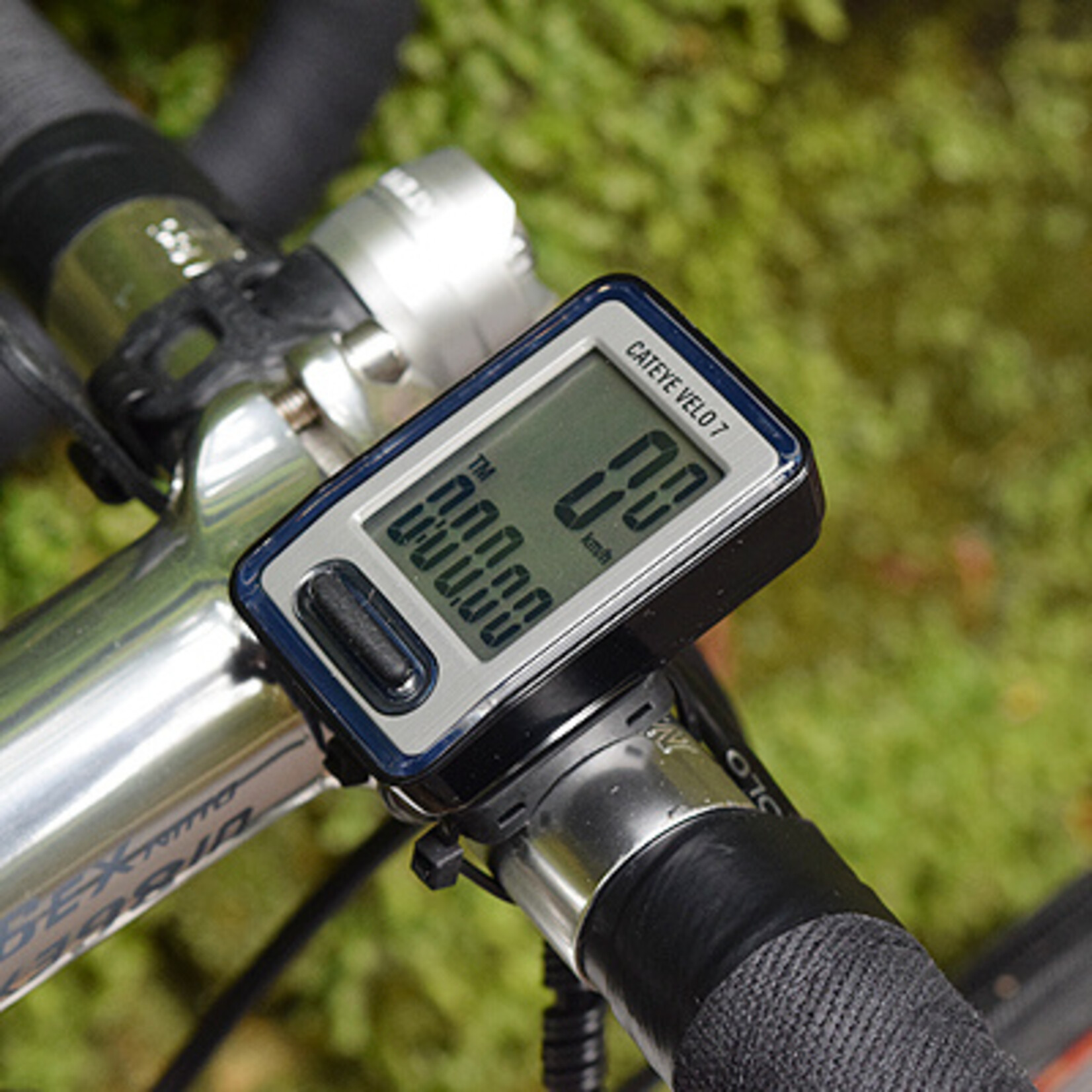 CatEye Velo 7