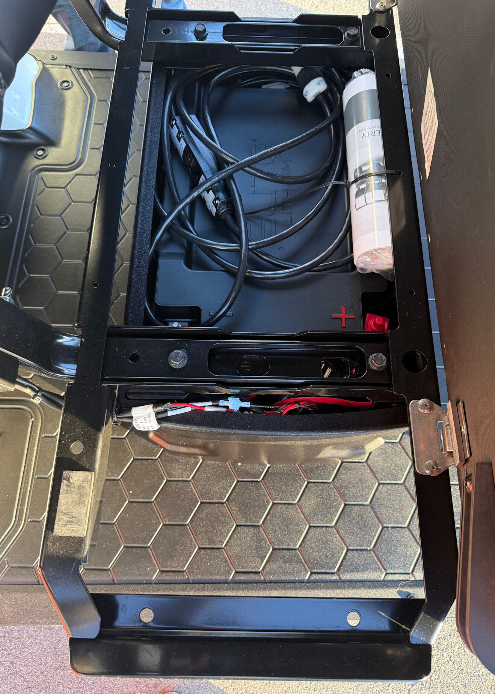 EZGO 2026 EZGO Liberty Lithium White 3671141